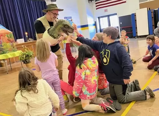 Tuesday, June 20th from 1pm - 2pm at the Algoma Elementary School Gym is your chance to come out and meet some dinosaurs!